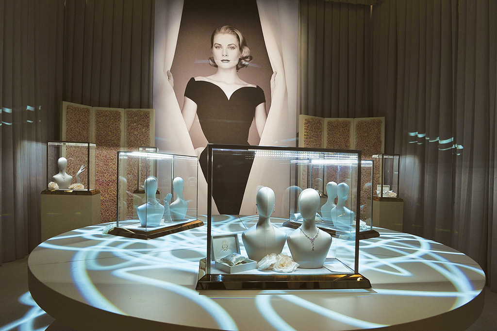 Installazioni: Esposizione Mont Blanc Princess Grace de Monaco Collection