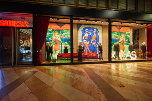 Vetrine Guess San Babila Milano Natale 2014