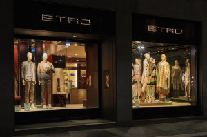 Etro Milano vetrina Specchi Primavera Estate 2015