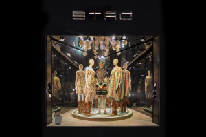 Etro Milano vetrina Specchi Primavera Estate 2015 donna