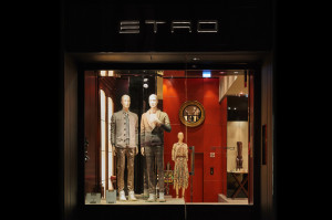 Etro Milano vetrina Specchi Primavera Estate 2015 uomo