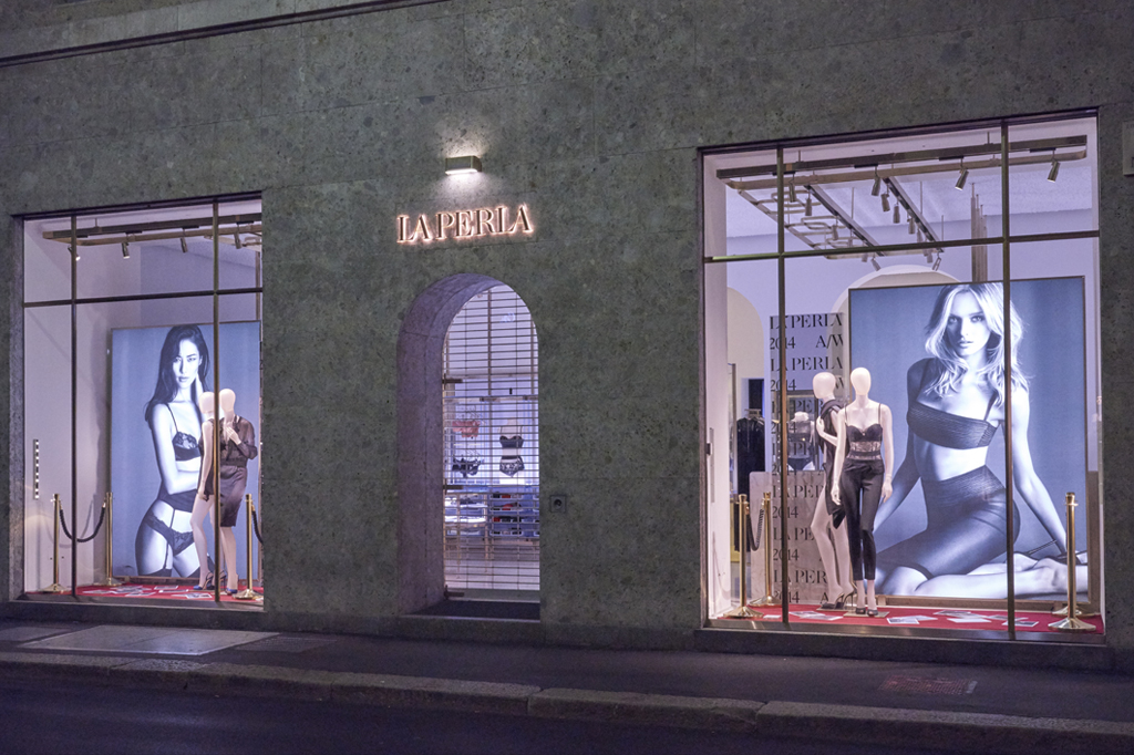 Vetrine La Perla autunno inverno 2014 via Montenapoleone Milano Oltrefrontiera Progetti