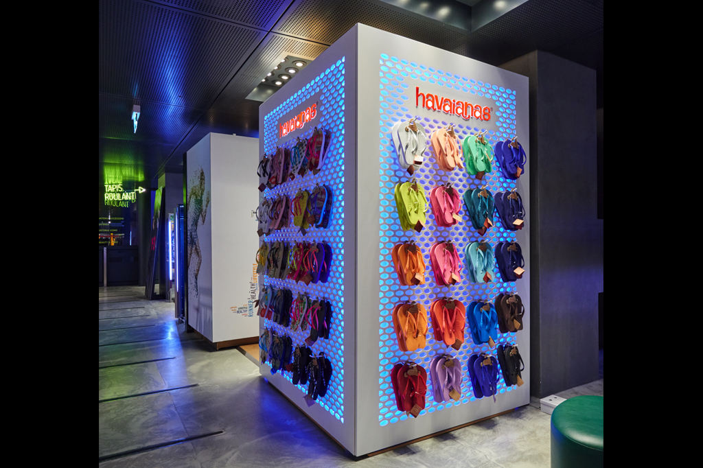 Espositore Havaianas presso Excelsior Milano